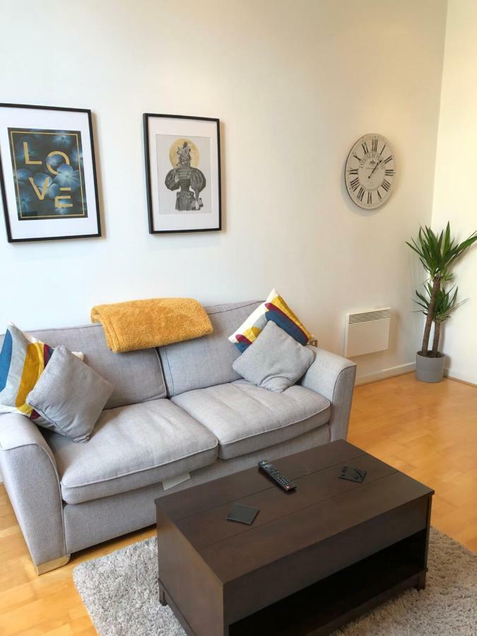 Stylish City Centre Apartment Cardiff Eksteriør billede