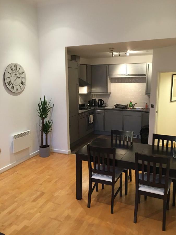Stylish City Centre Apartment Cardiff Eksteriør billede